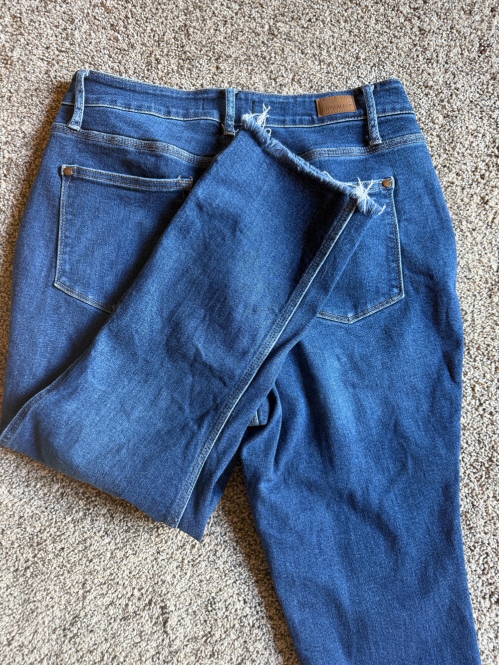 Judy Blue Midnight Indigo Stretch Denim Cropped Frayed Jeans Size 14W - Picture 6 of 7